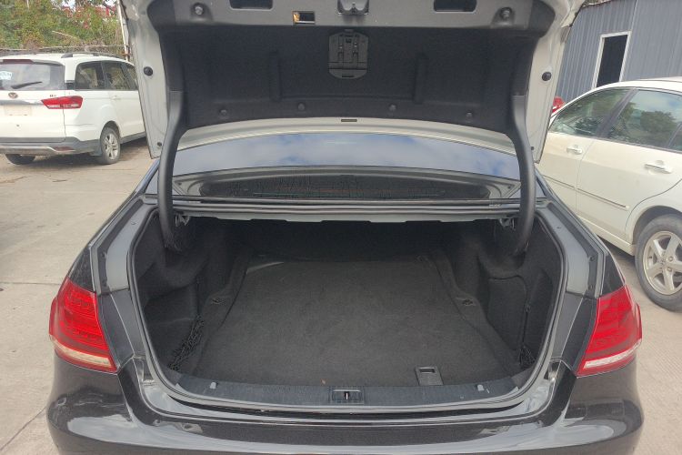 奔驰E级 2014款 改款 E 260 L 运动型局部细节23