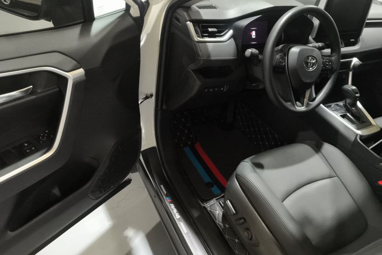 丰田 RAV4荣放 2020款 2.0L CVT两驱风尚版中控内饰7003