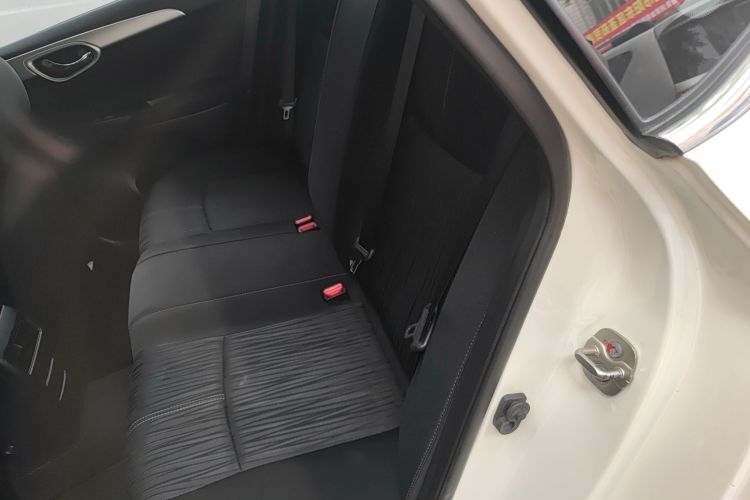 日产 轩逸 2019款 经典 1.6XE CVT舒适版中控内饰7004