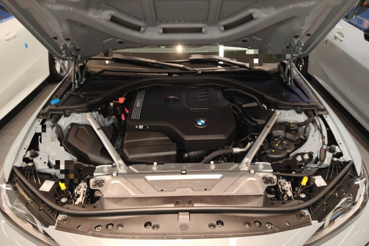 宝马4系 2024款 430i M运动曜夜套装机舱底盘24