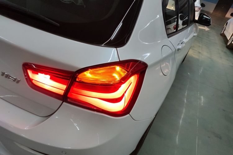 宝马1系(进口) 2015款 118i 领先型车身外观6006