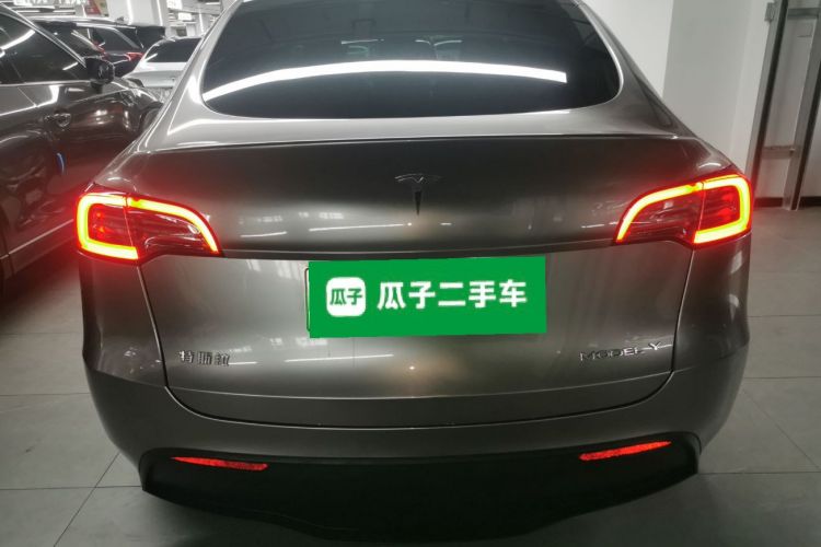 特斯拉 Model Y 2022款 改款 后轮驱动版车身外观6