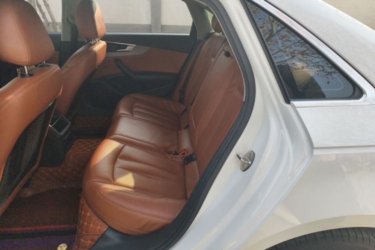 奥迪A4L 2018款 30周年年型 40 TFSI 进取型中控内饰21