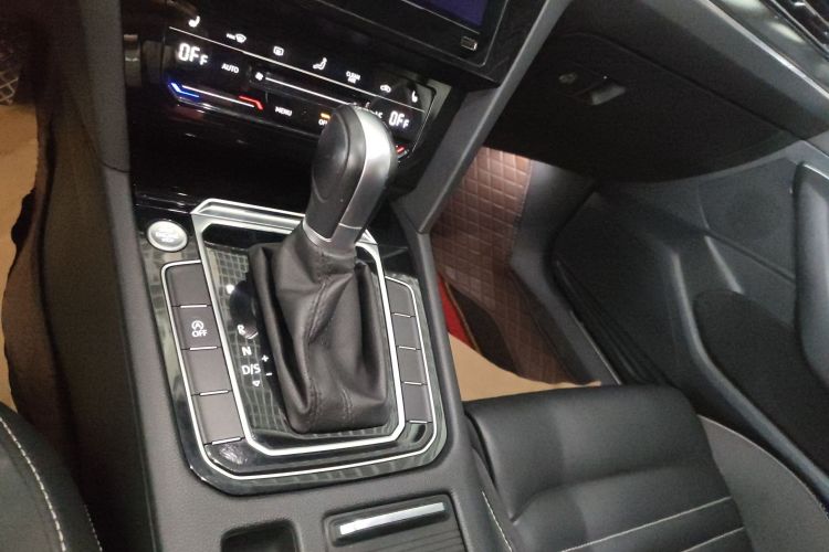 大众 迈腾 2020款 330TSI DSG 领先型中控内饰18