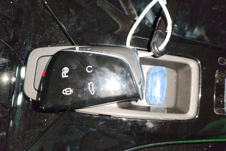 东风风神 皓瀚 2024款 荣耀版 1.5T 时尚型中控内饰11