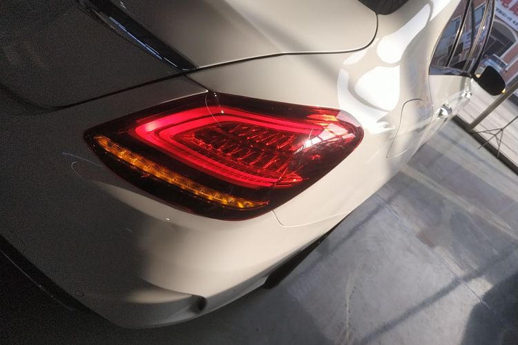 奔驰C级 2021款 C 260 L 运动星耀臻藏版车身外观9