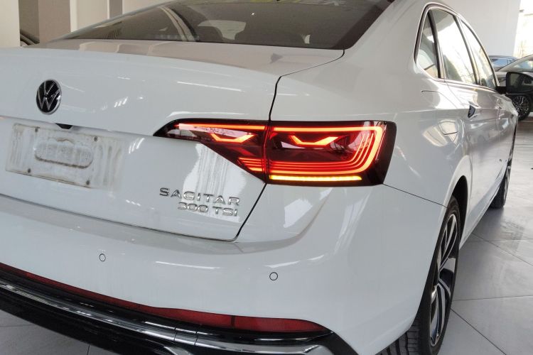 大众 速腾 2023款 300TSI DSG超越版车身外观9