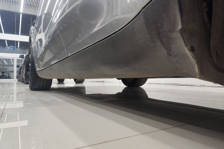 特斯拉 Model Y 2022款 长续航全轮驱动版局部细节9002