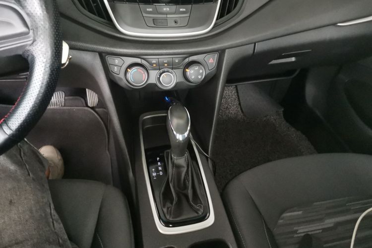 雪佛兰 科沃兹 2019款 320 自动欣享天窗版中控内饰18