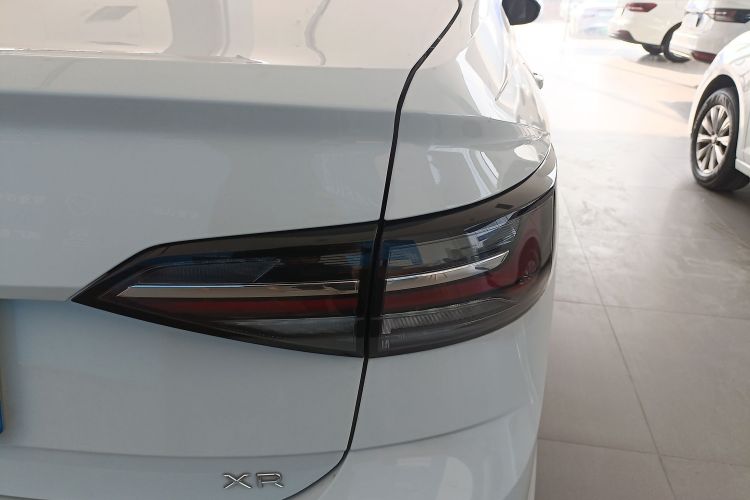 大众 朗逸 2023款 新锐 1.5L 自动新逸版车身外观9