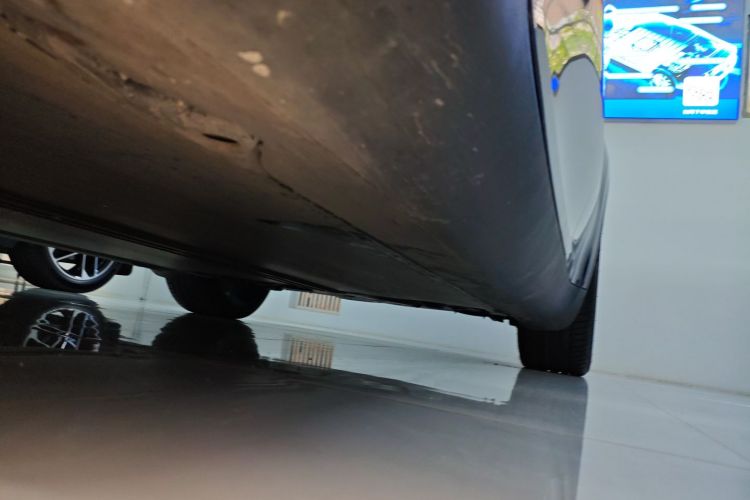 特斯拉 Model Y 2022款 改款 长续航全轮驱动版局部细节9002