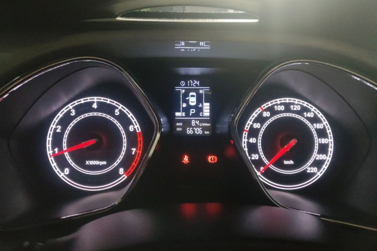 江汽集团 瑞风S2 2015款 1.5L CVT豪华智能型中控内饰14