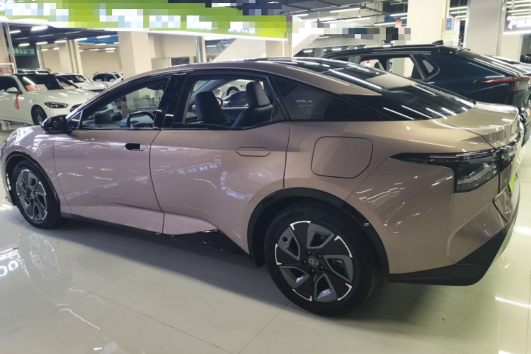 丰田bZ3 2023款 616km 长续航Premium车身外观4