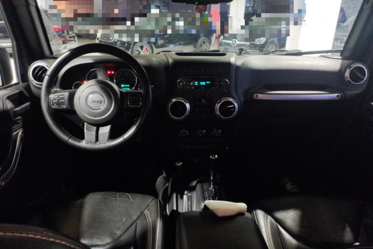 Jeep 牧马人 2015款 3.0L Sahara 四门舒享版中控内饰7002