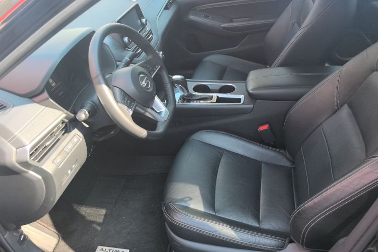 日产 天籁 2019款 2.0L XL 舒适版中控内饰19