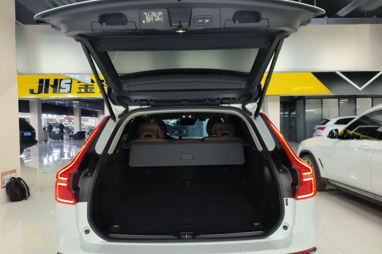沃尔沃XC60 2020款 T5 四驱智远豪华版机舱底盘23
