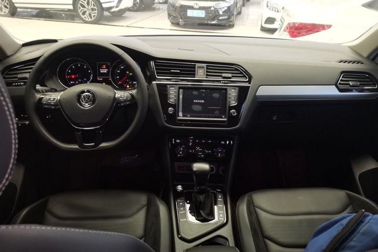 大众 途观L 2018款 330TSI 自动两驱舒适版中控内饰7002