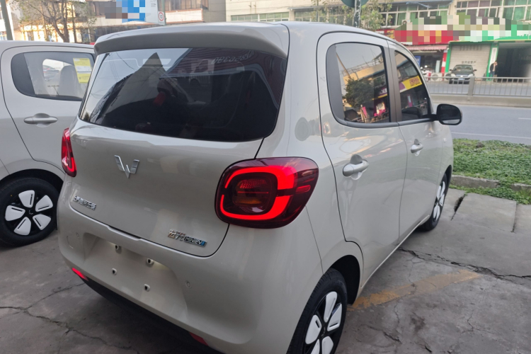 五菱汽车 宏光MINIEV 2025款 四门版 进阶款车身外观7