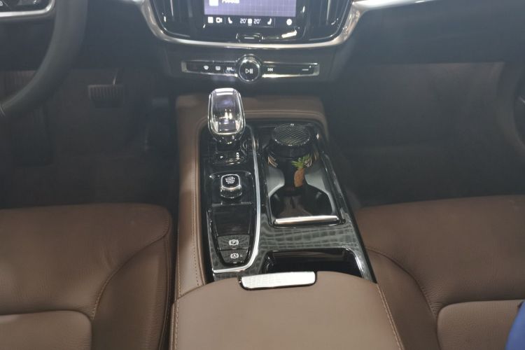 沃尔沃S90新能源 2023款 T8插电式混合动力 四驱长续航智逸豪华版局部细节18