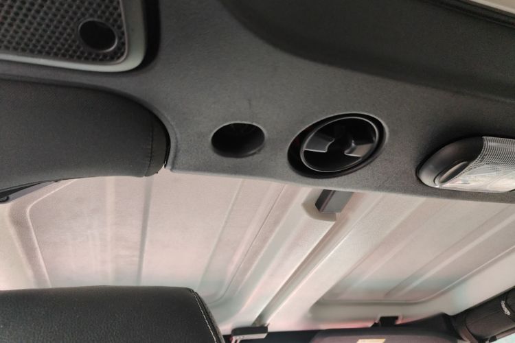 Jeep 牧马人 2017款 3.0L Sahara 四门舒享版中控内饰22