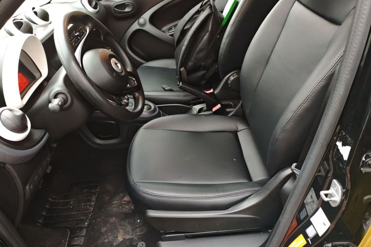 smart forfour 2016款 1.0L 52千瓦灵动版局部细节19