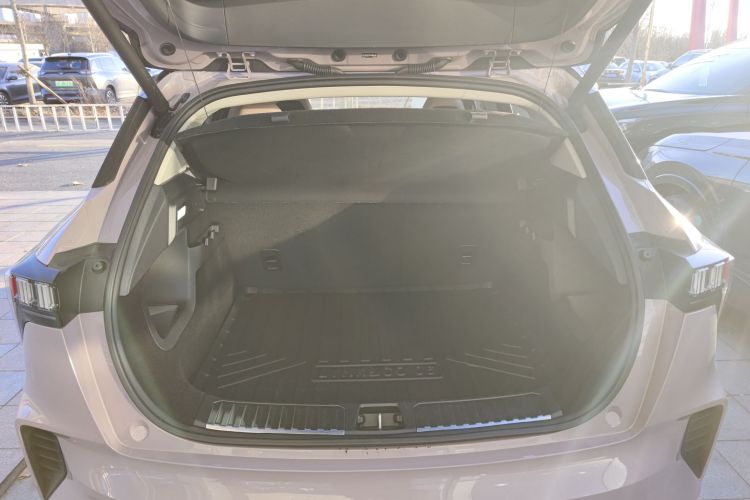 领克06 2023款 Remix 1.5T Shero机舱底盘23