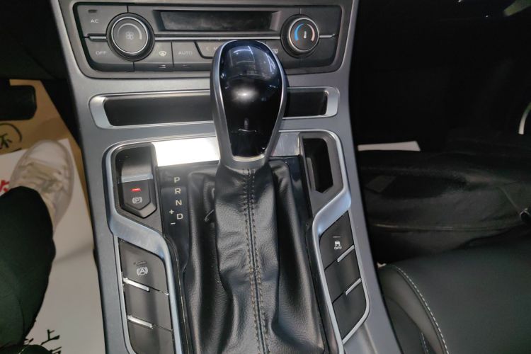 吉利汽车 帝豪 2020款 1.5L CVT豪华型中控内饰18