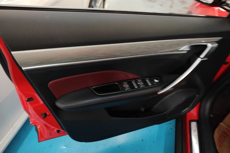 吉利汽车 缤越 2019款 运动款 260T DCT游侠 国VI中控内饰7007