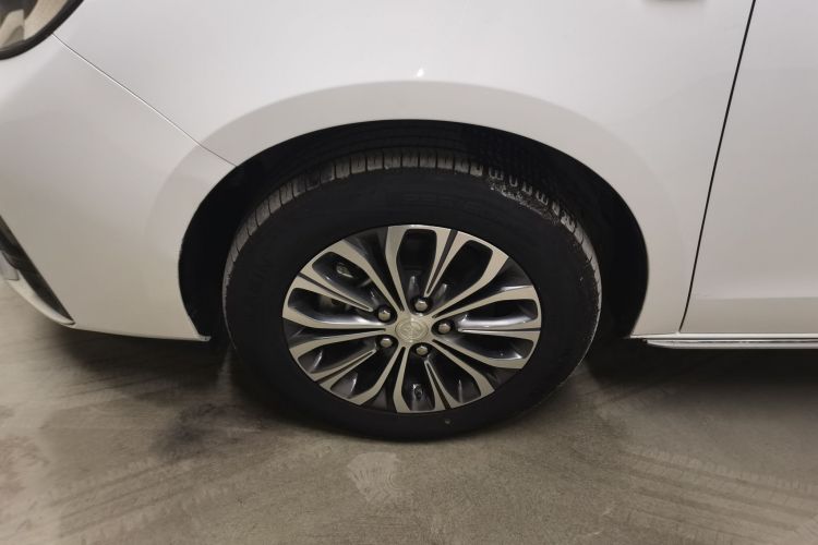 别克GL8 2023款 陆上公务舱 舒适型车身外观6007