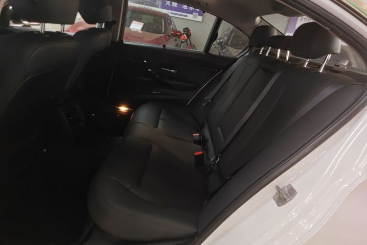 宝马3系 2016款 316Li 时尚型中控内饰21