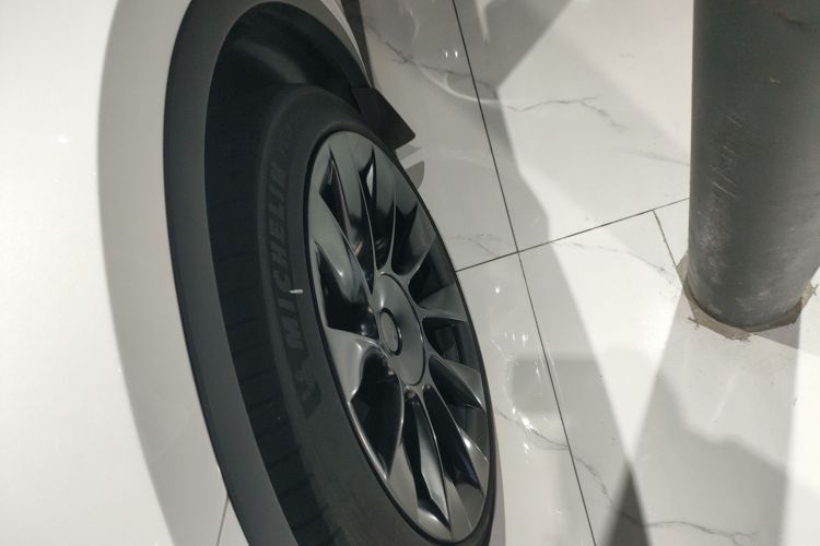 特斯拉 Model Y 2022款 后轮驱动版车身外观6007