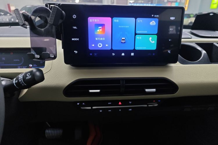 吉利银河 2024款 200km 熊猫骑士中控内饰16