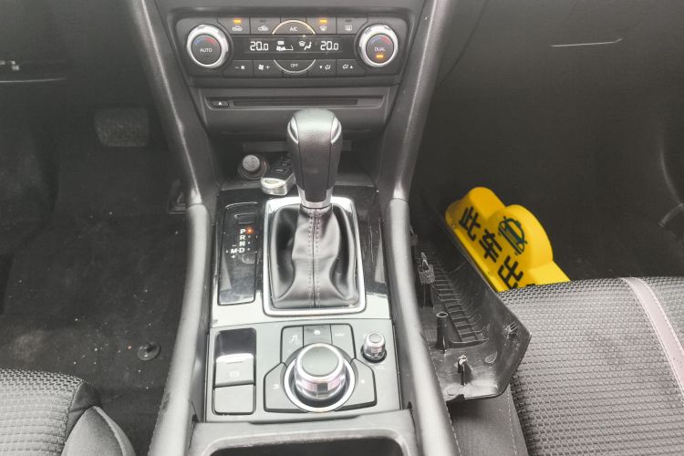 马自达3 昂克赛拉 2017款 三厢 1.5L 自动豪华型 国V中控内饰18