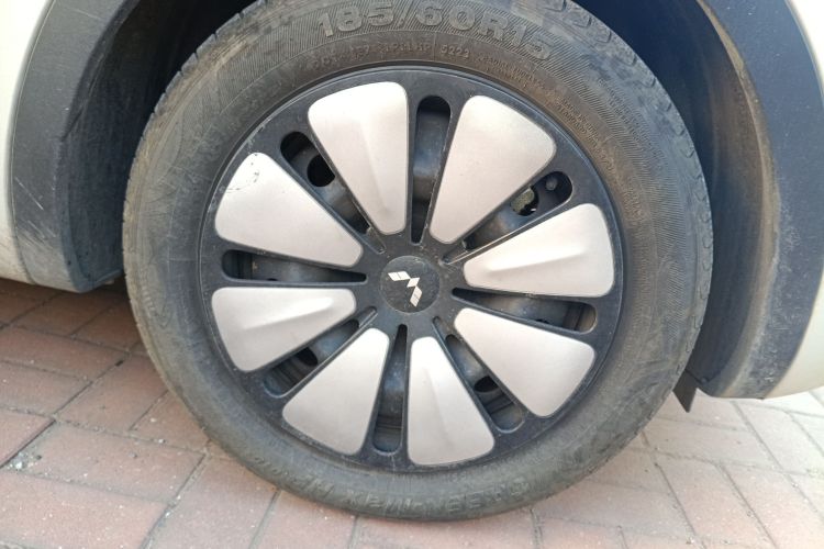 五菱汽车 五菱缤果 2023款 203km 舒享款车身外观10