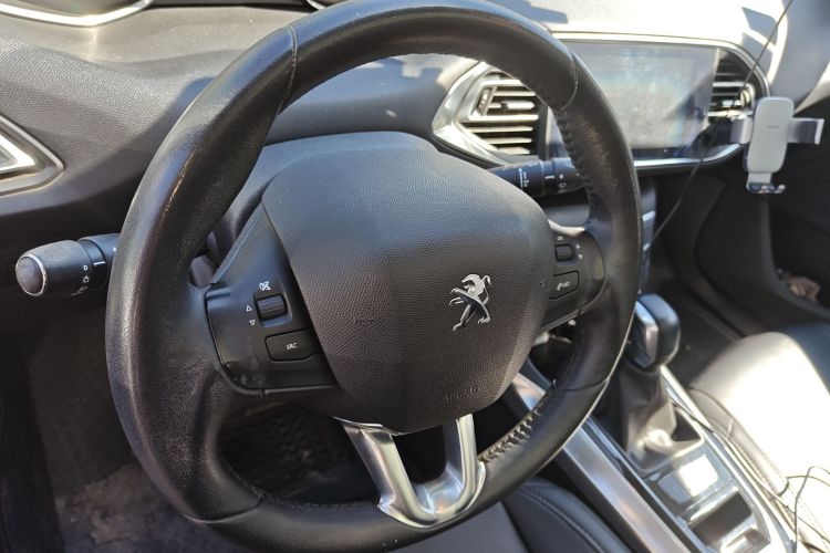 标致308S 2015款 1.6T 自动劲驰版局部细节13