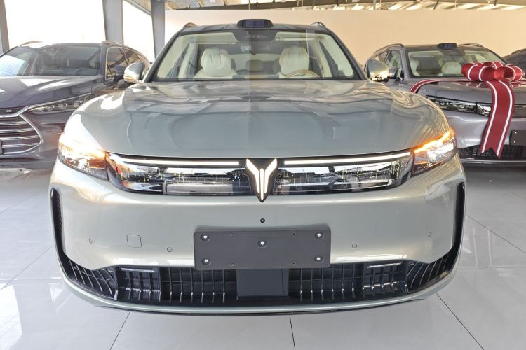 岚图汽车 岚图FREE 2025款 FREE+ 后驱乾崑版车身外观2