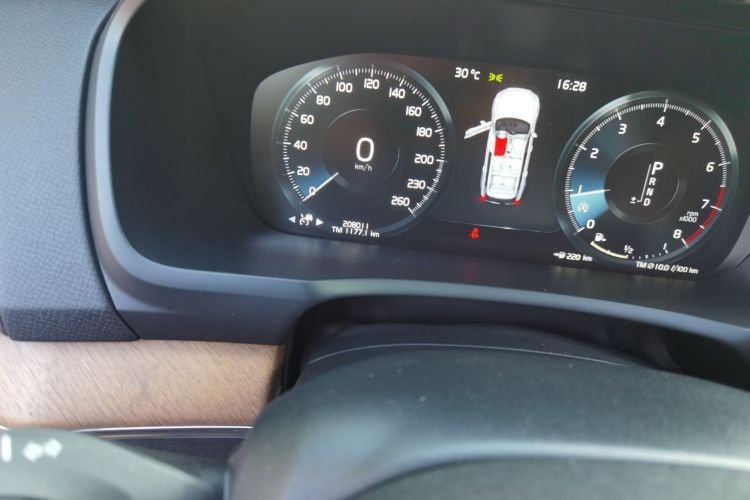 沃尔沃XC90 2018款 T6 智雅版 7座中控内饰15