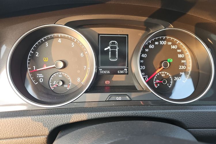 大众 高尔夫 2017款 230TSI 自动舒适百万辆纪念版中控内饰14