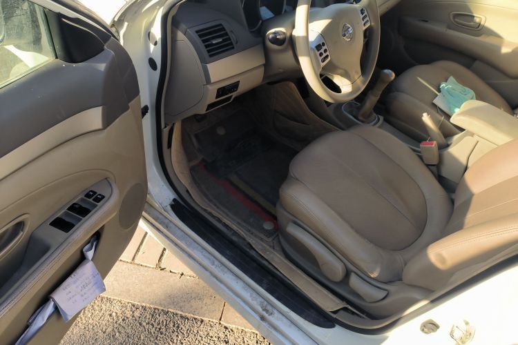 日产 轩逸 2016款 经典 1.6XE 手动领先版中控内饰7003