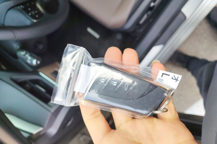 雷克萨斯ES 2025款 200 臻享版中控内饰11