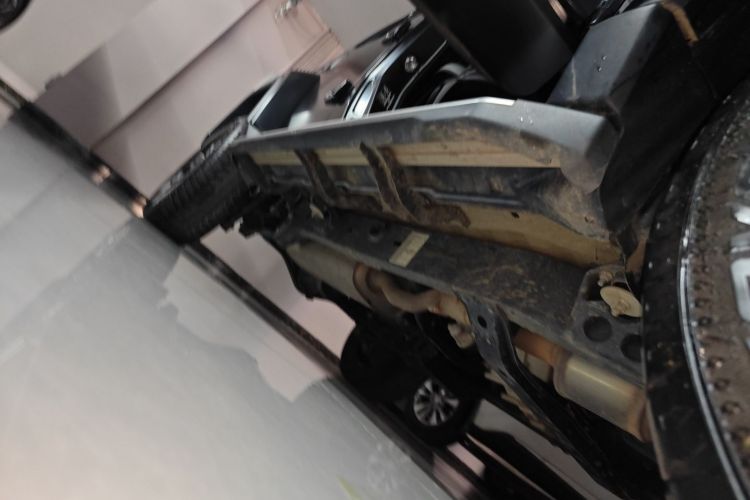 北京BJ40 2023款 2.0D 自动四驱刀锋英雄版侠客型局部细节9001