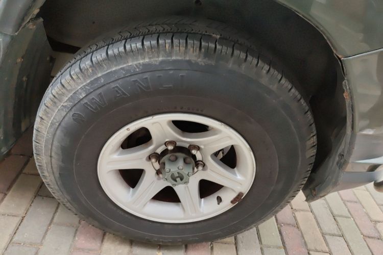 猎豹汽车 猎豹Q6 2015款 2.4L 手动两驱精英型车身外观10