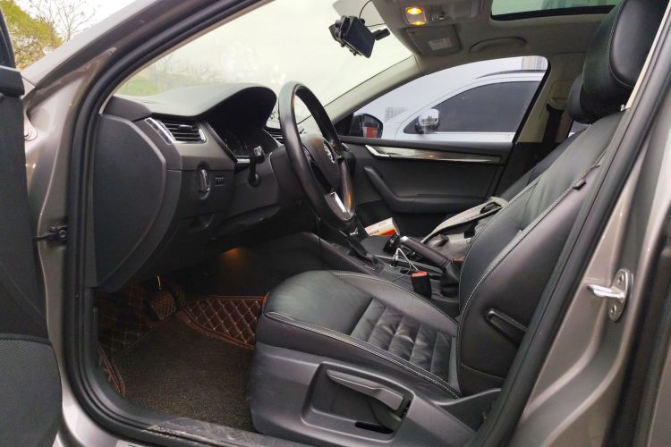 斯柯达 明锐 2017款 1.6L 自动智行版中控内饰19