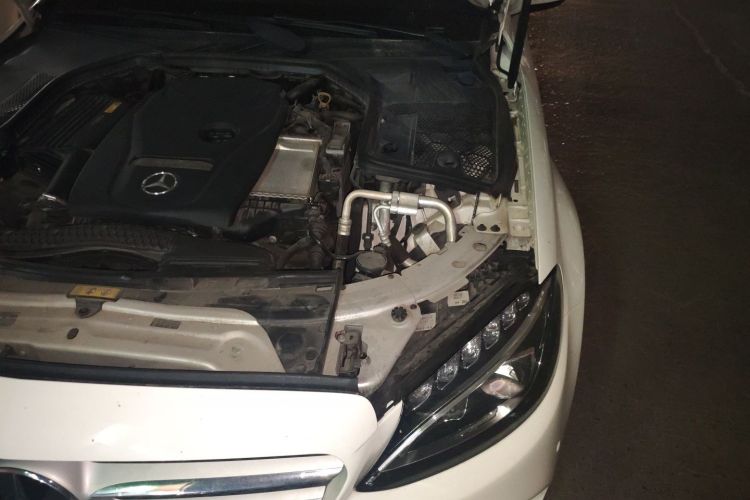 奔驰C级 2018款 C 200 L 运动版局部细节9007