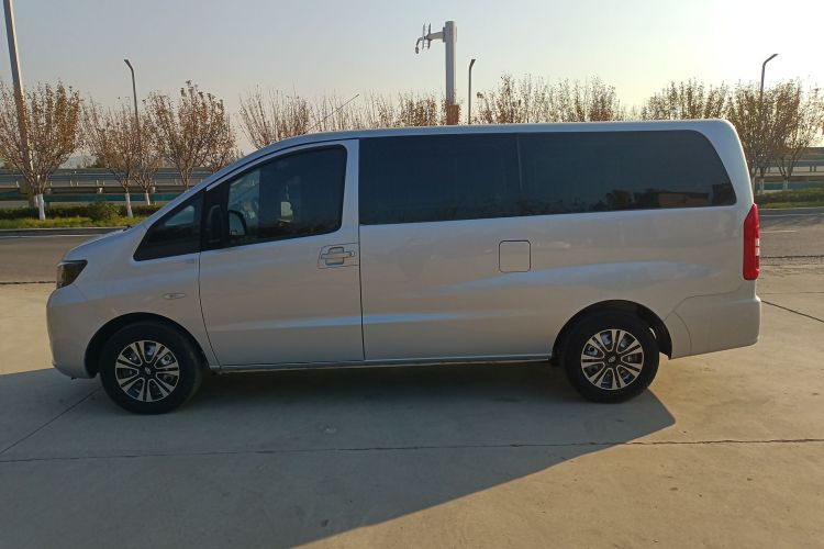 江淮瑞风 瑞风M3 2023款 PLUS 1.5T 5/7座经典版车身外观4