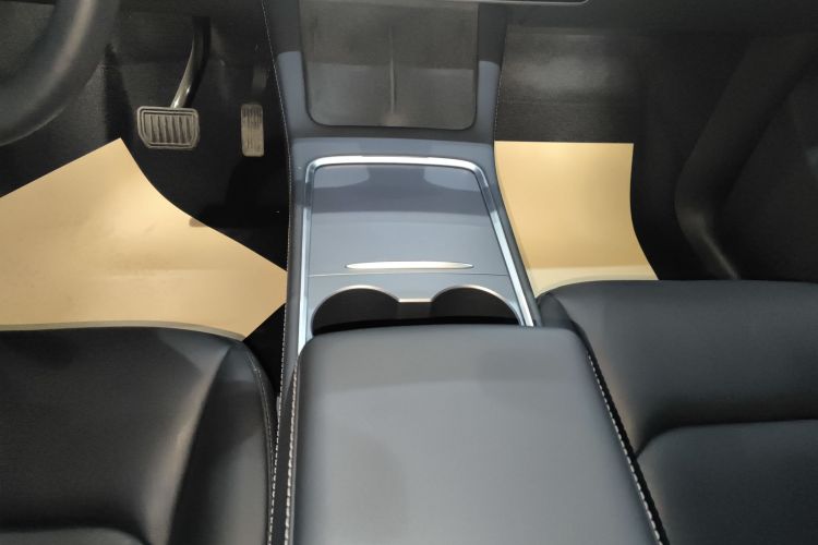 特斯拉 Model Y 2022款 长续航全轮驱动版局部细节18