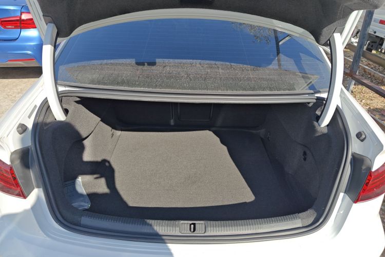 奥迪A3 2020款 Limousine 35 TFSI 进取型 国VI机舱底盘23