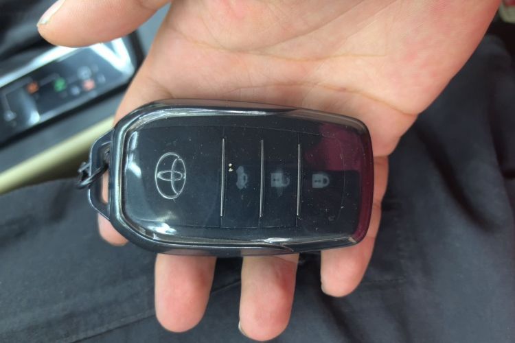 丰田 汉兰达 2018款 2.0T 四驱精英版 7座 国VI中控内饰11