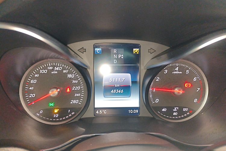 奔驰GLC 2018款 改款 GLC 260 4MATIC 动感型局部细节14