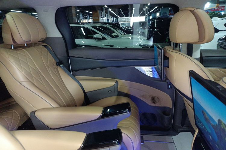 腾势D9 2022款 EV 600 四驱旗舰型中控内饰7006